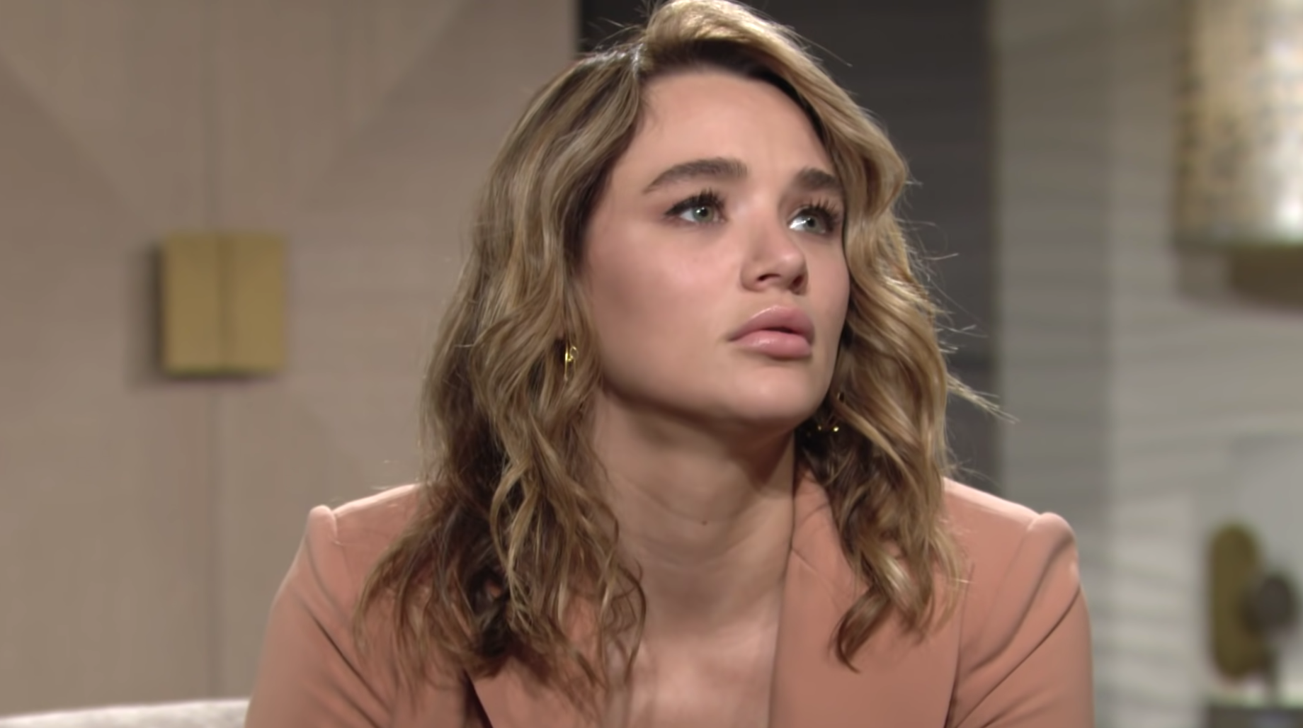 Summer Rendon The Young and the Restless Spoilers: Summer Tries to Get Close to ...