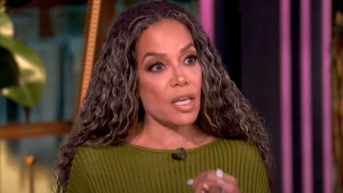 The View's Sunny Hostin Reacts to CBS Canceling The Late Show - Daytime  Confidential