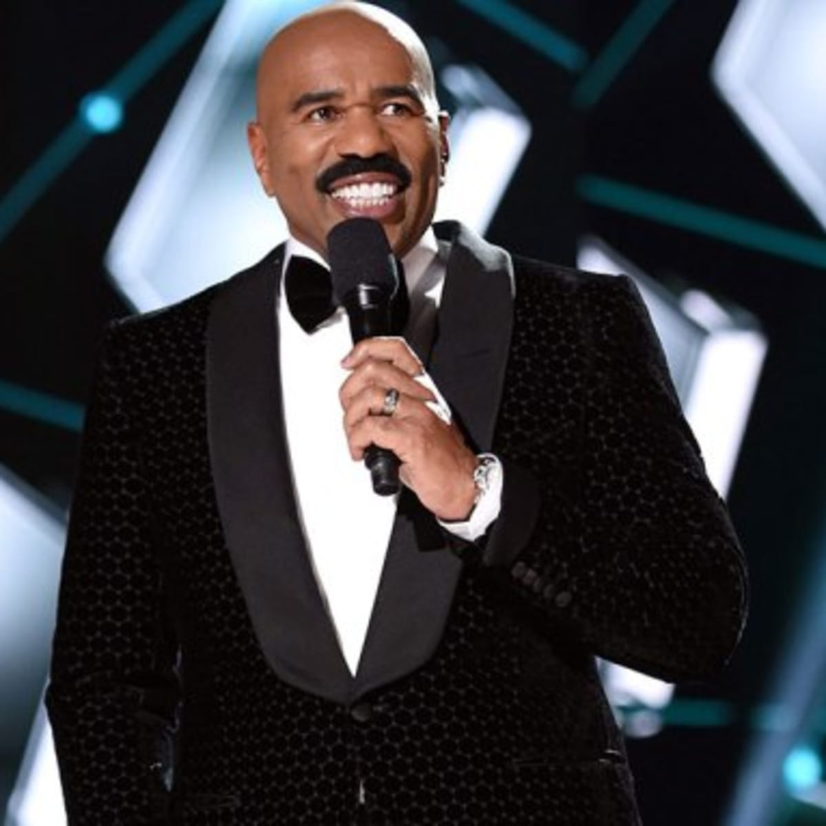 Steve Harvey to Host 70th Miss Universe Competition This December - Daytime  Confidential