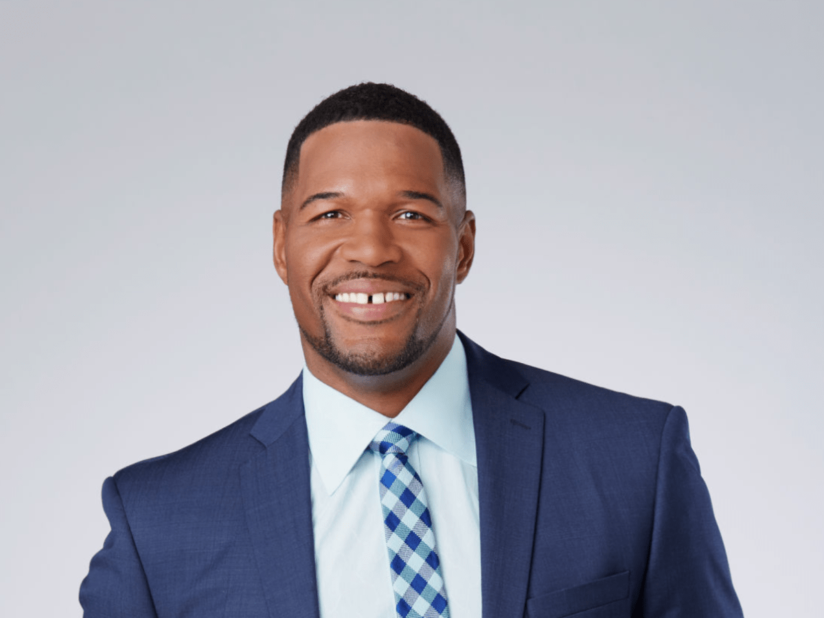 Michael Strahan, Good Morning America and Fox NFL Sunday host, tests  positive for COVID-19 - Chicago Sun-Times