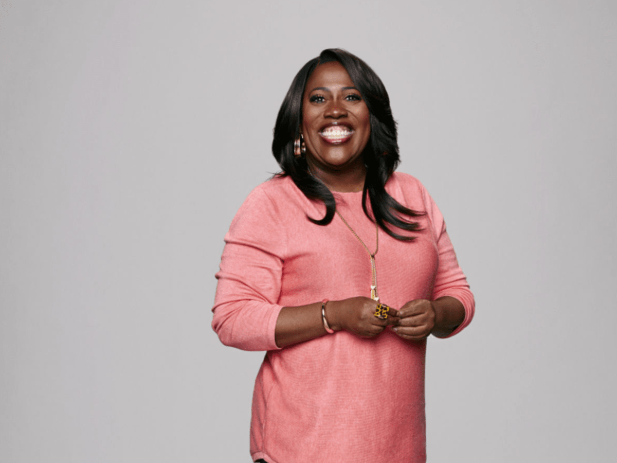 The Talk's Sheryl Underwood shows off her 90-pound weight loss in skintight  skinny jeans for new photos from show set