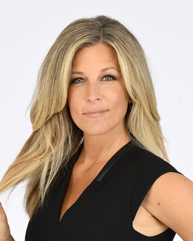 Laura Wright Talks Playing "Mob Boss Carly" on General Hospital. 