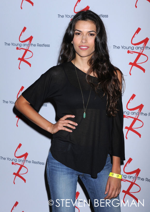 Sofia Pernas Returns to The Young and the Restless ...