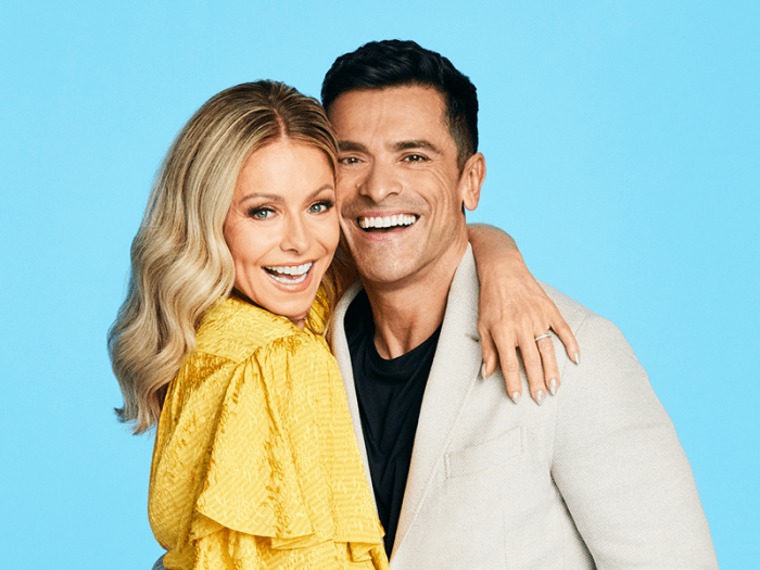 Kelly Ripa and Mark Consuelos Win Outstanding Daytime Talk Series Host