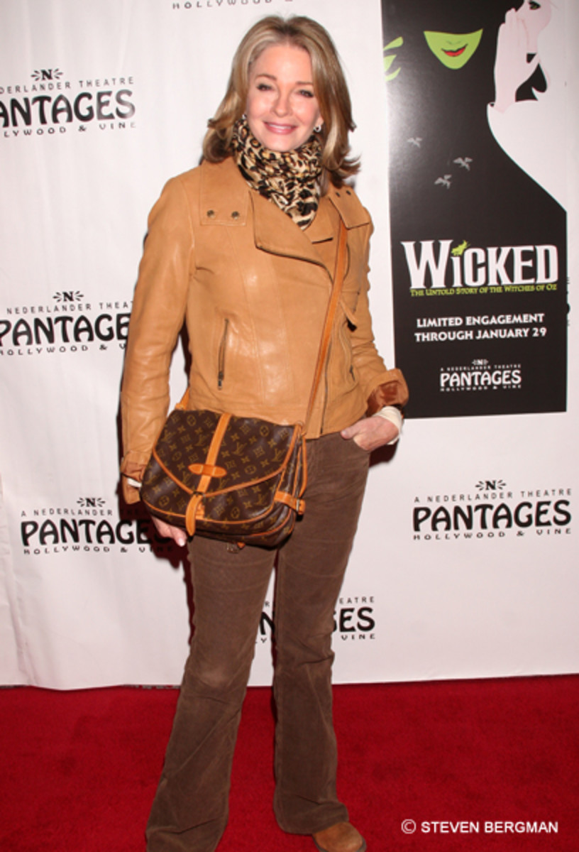 Deidre Hall and Sarah Brown Get Wicked - Daytime Confidential