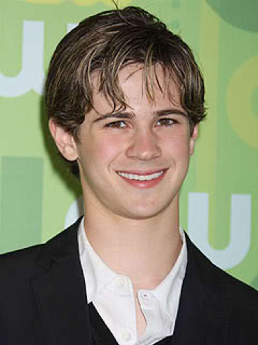 Gossip Girl #39 s Connor Paolo Rejects Offer to Become Series Regular