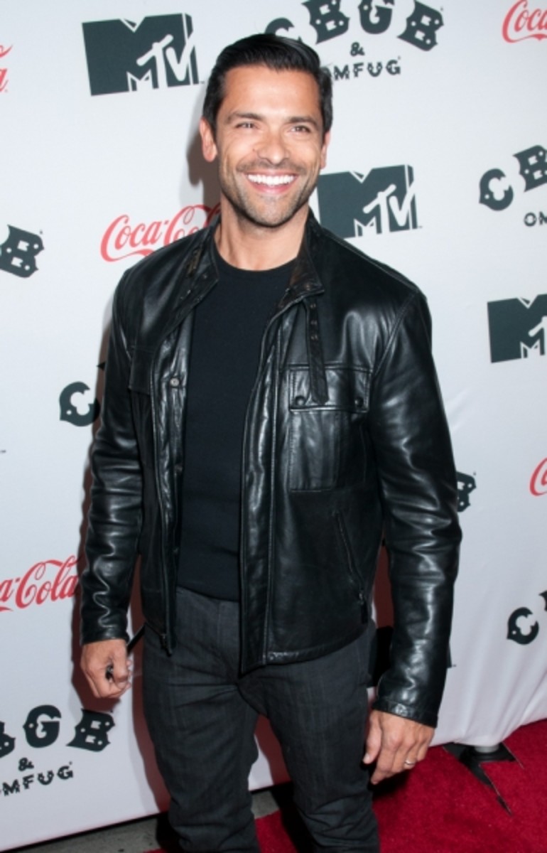 Anthony Weiner To Guest On Mark Consuelos Starrer Alpha House Alpha House The Comedy Starring Mark Consuelos Ex Mateo All My Children John Goodman Matt Malloy Clark Johnson And Featuring Former General