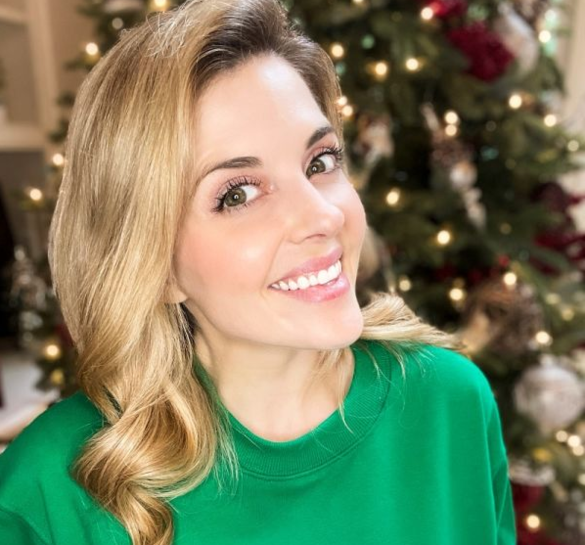 Days of Our Lives Grad Jen Lilley Talks Christmas Is Not Cancelled and ...
