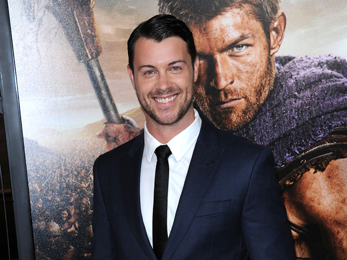 Dan Feuerriegel Talks EJ Trying to Manage Home and Family on Days of