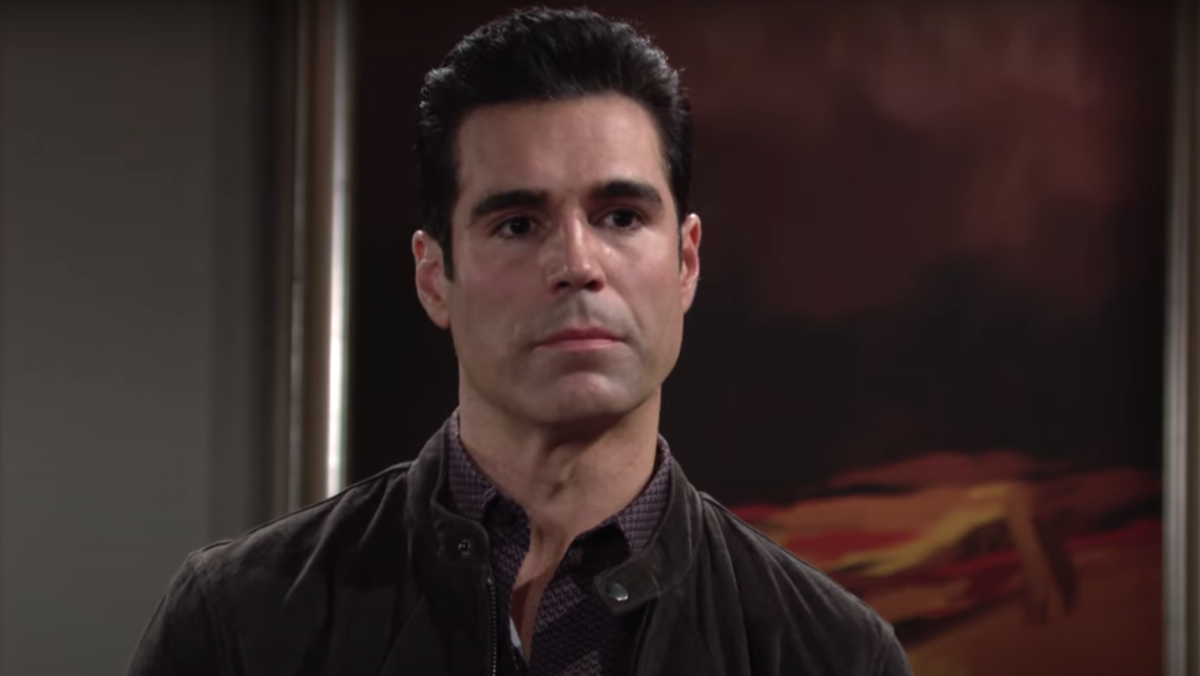 The Young and the Restless Recap: Chelsea and Rey Bond Over Obsession ...