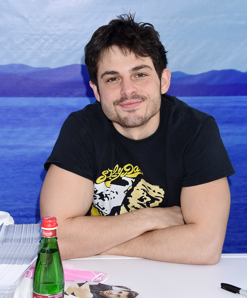 Departing DAYS Star Zach Tinker Reflects on Meaningful Co-Star