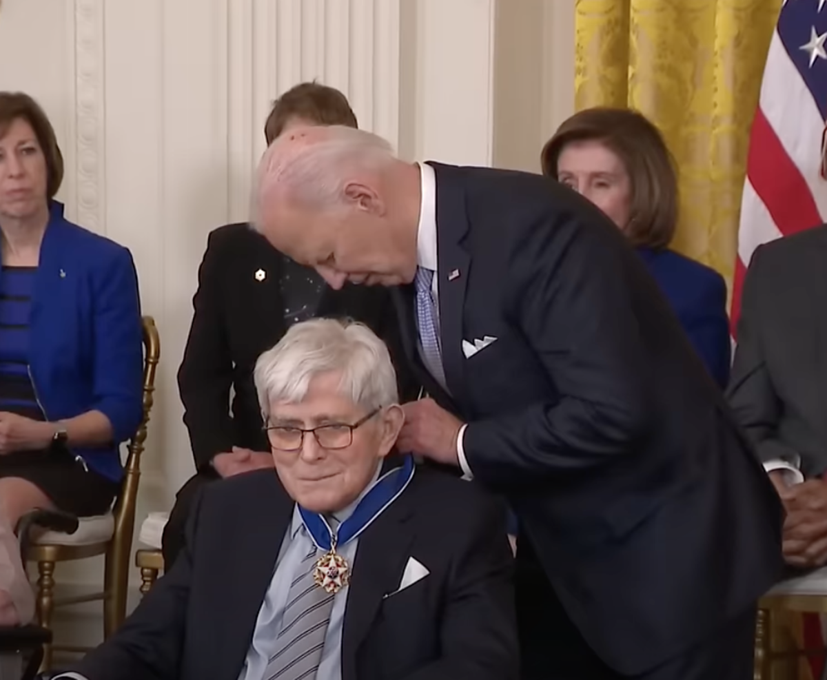 Daytime TV Legend Phil Donahue Talks Receiving Presidential Medal of