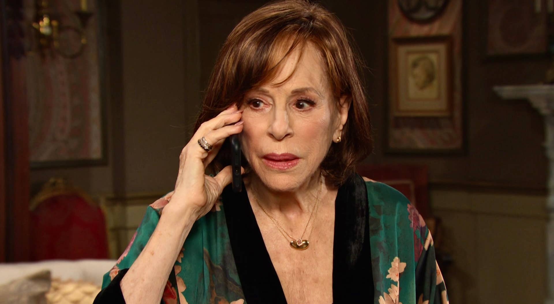 Gwen Reaches Out to Vivian! [Recap] - Daytime Confidential